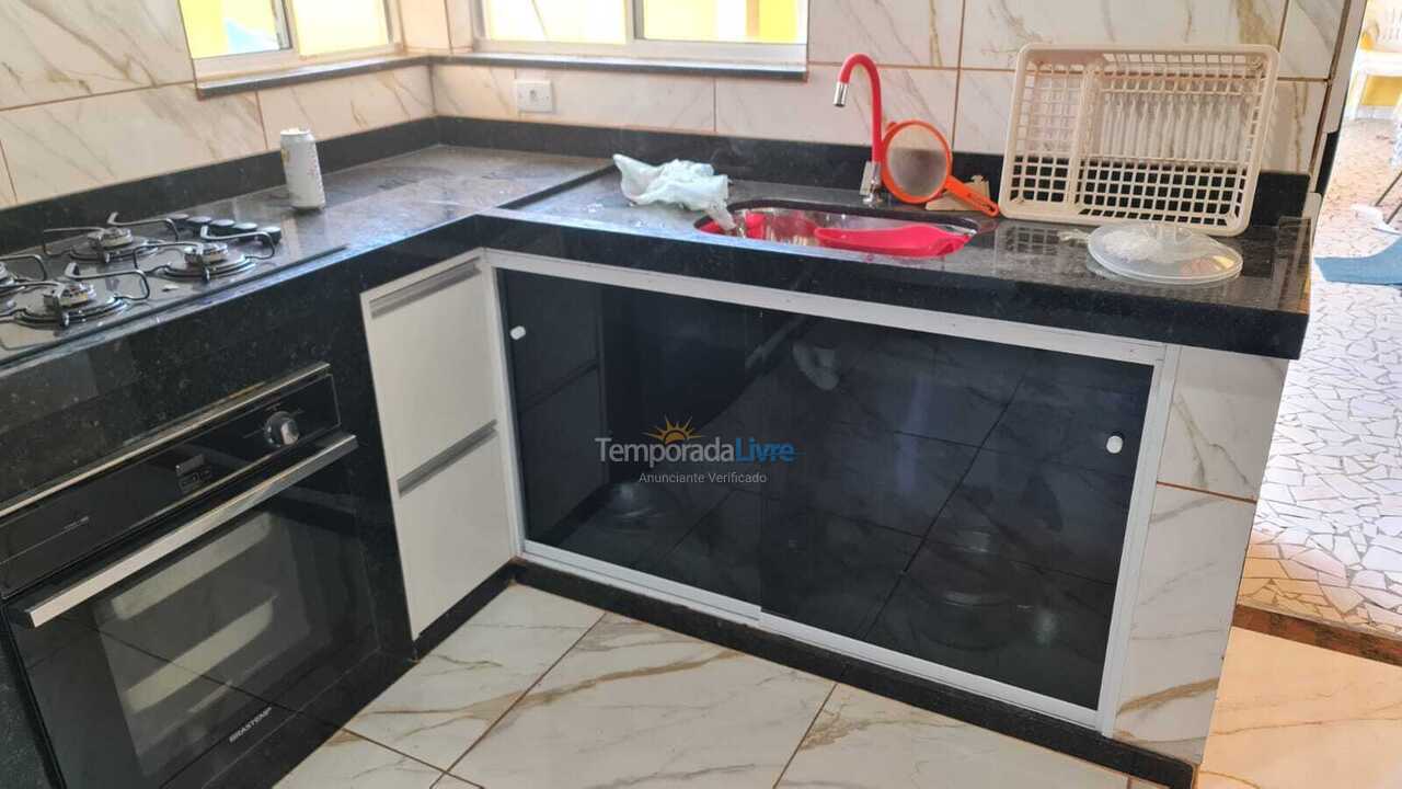 Casa para aluguel de temporada em Caraguatatuba (Pontal de Santa Marina)