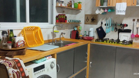 Cozinha completinho, tudo q vc precisa p uma estadia , máquina de lavar p uso somente longo duração ( acima de 15 dias )