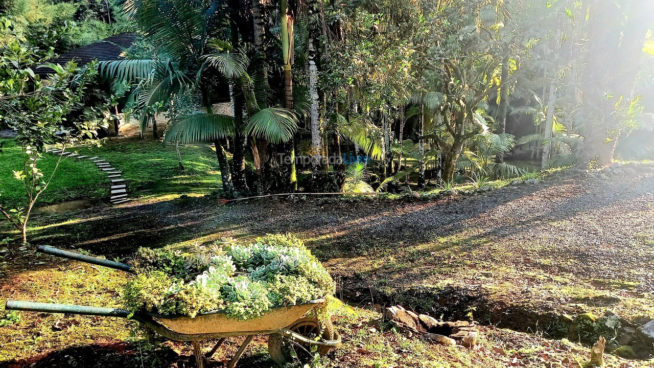 Chácara / sítio para aluguel de temporada em Gaspar (Belchior Alto)