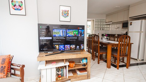 Ajuste espacioso y central para la temporada.