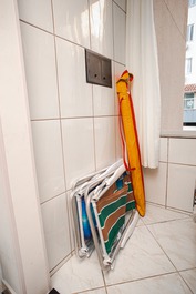 Ajuste espacioso y central para la temporada.