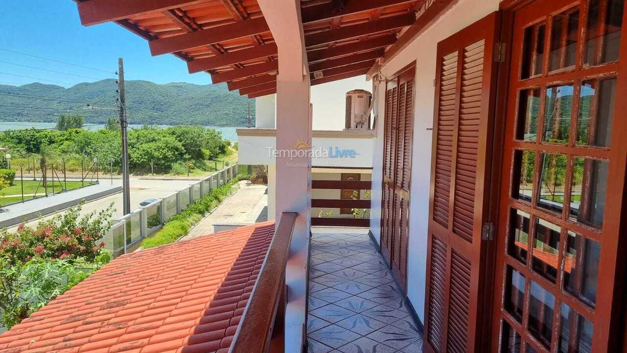 Casa para alquiler de vacaciones em Palhoça (Praia do Sonho)