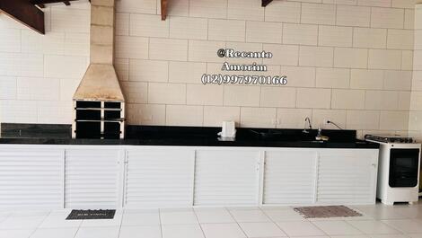 Casa com piscina**Aconchegante e confortável-5min de carro até a praia