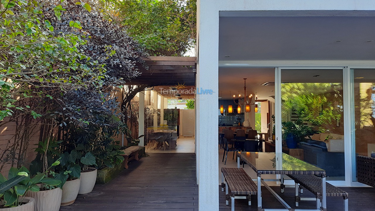 Casa para alquiler de vacaciones em São Sebastião (Maresias)