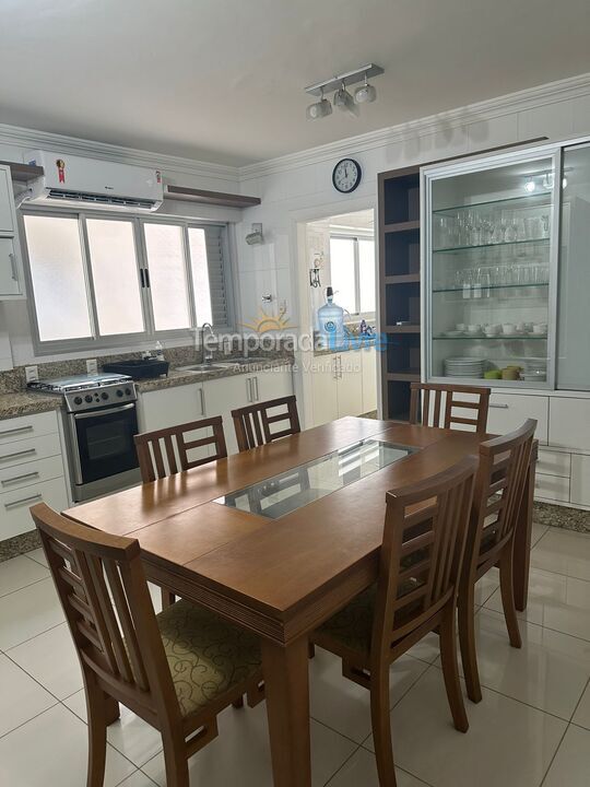 Apartamento para alquiler de vacaciones em Balneário Camboriú (Praia Central)
