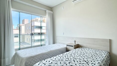 049 - Hermoso apartamento de 02 habitaciones en el centro de Bombas