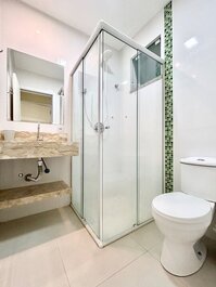 049 - Hermoso apartamento de 02 habitaciones en el centro de Bombas