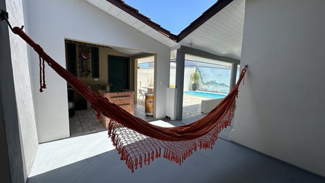Casa com piscina e WiFi - Balneário Ipanema