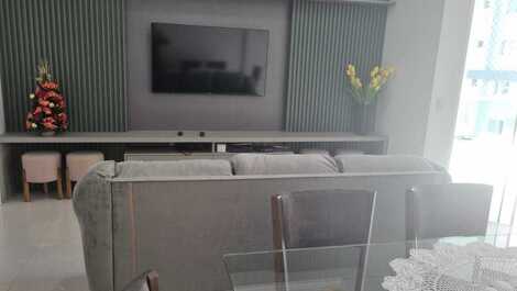 BEAUTIFUL APARTMENT WITH 3 SUITES, 4 AIR CONDITIONING AND 2 GARAGE SPACES FOR A TRUCK.