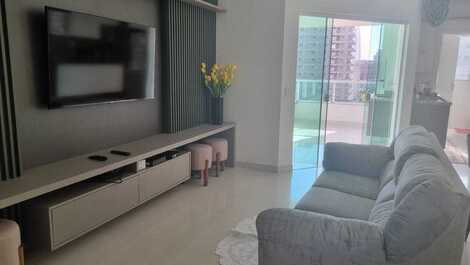 BEAUTIFUL APARTMENT WITH 3 SUITES, 4 AIR CONDITIONING AND 2 GARAGE SPACES FOR A TRUCK.