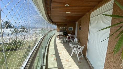 Apartment facing the sea in Riviera