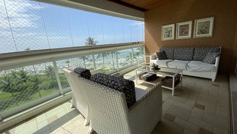 Apartment facing the sea in Riviera