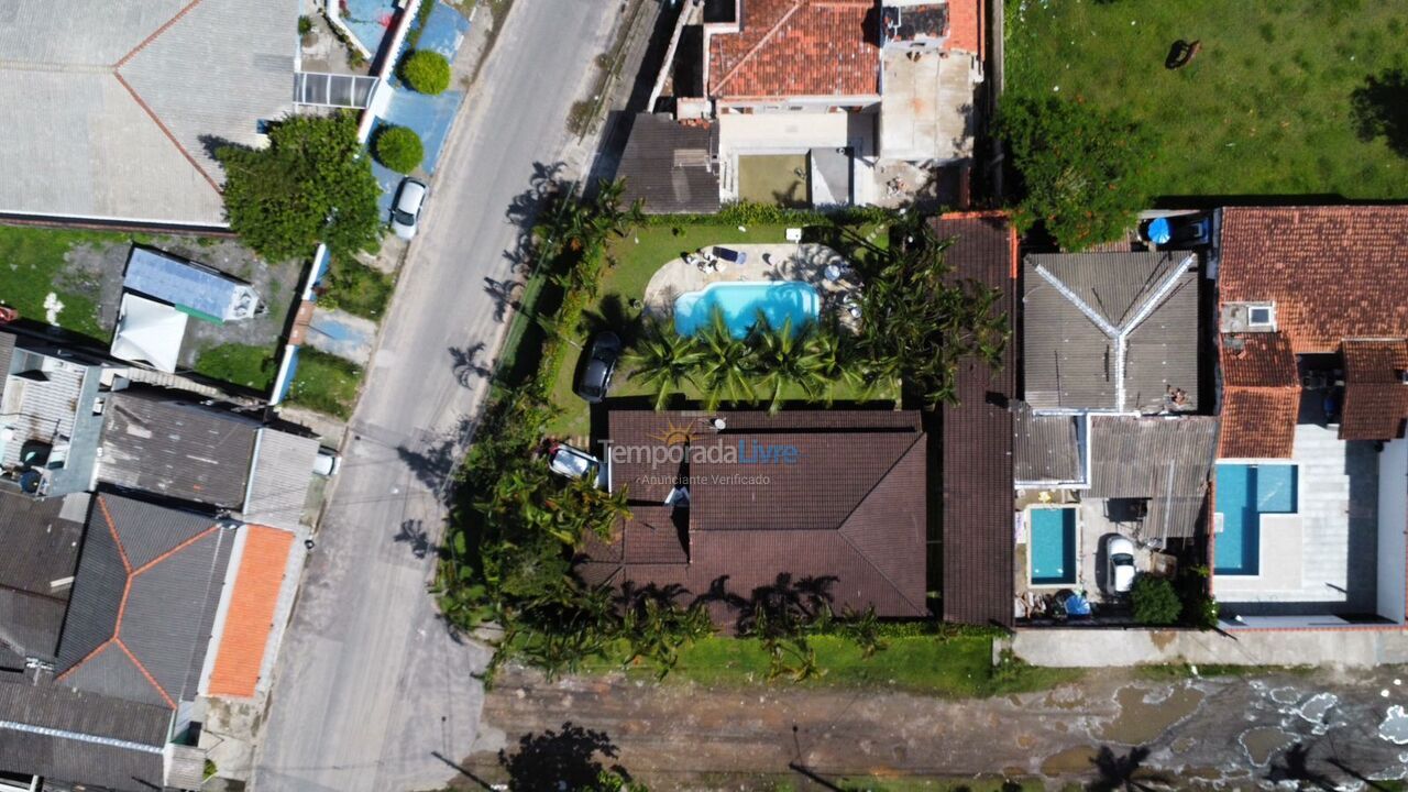 Casa para aluguel de temporada em Guarujá (Praia do Pernambuco)