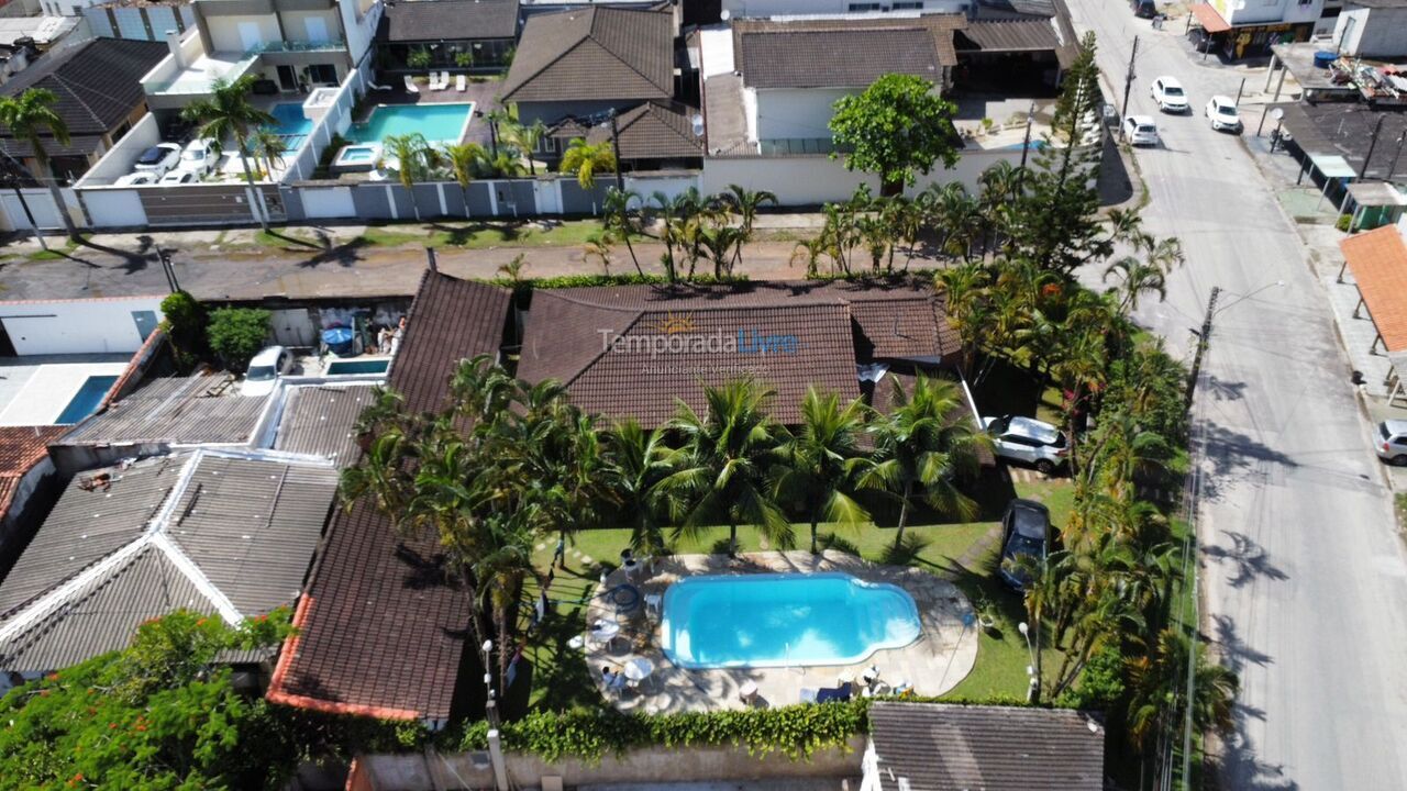 Casa para aluguel de temporada em Guarujá (Praia do Pernambuco)