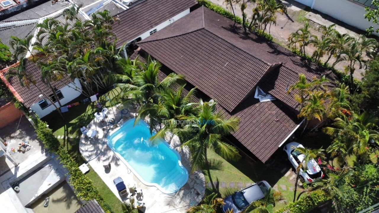 Casa para aluguel de temporada em Guarujá (Praia do Pernambuco)