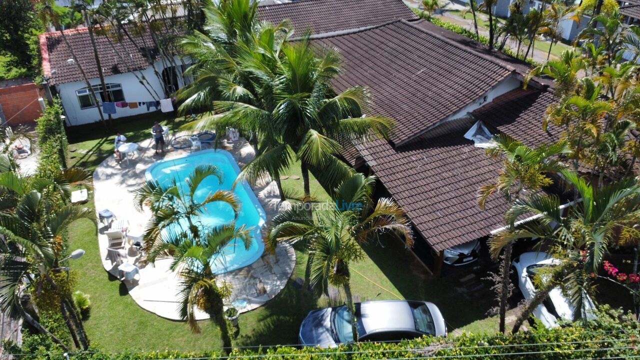 Casa para aluguel de temporada em Guarujá (Praia do Pernambuco)