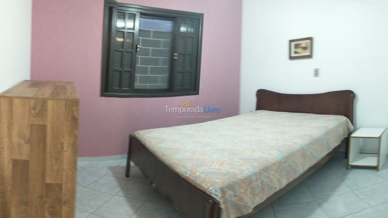 Casa para aluguel de temporada em Guaratuba (Coroados)