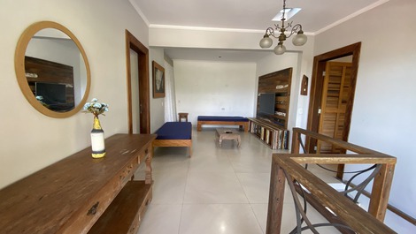 Casa con piscina, billar, aire acondicionado y vistas a la playa.