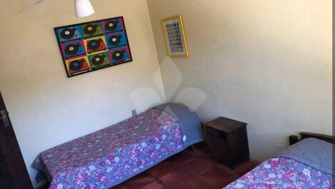 Casa com piscina p/ 6 pessoas na Praia da Ferrugem em Garopaba/SC