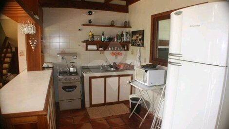 Casa com piscina p/ 6 pessoas na Praia da Ferrugem em Garopaba/SC