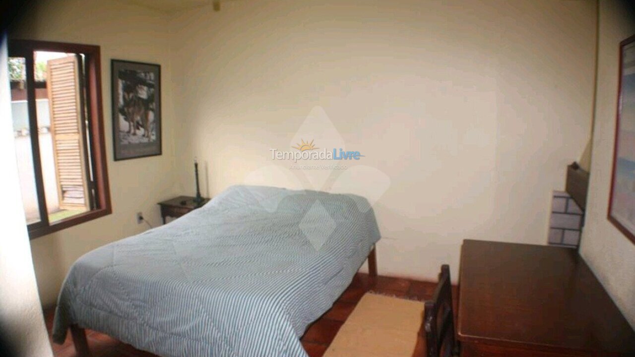 Casa para aluguel de temporada em Garopaba (Praia da Ferrugem)