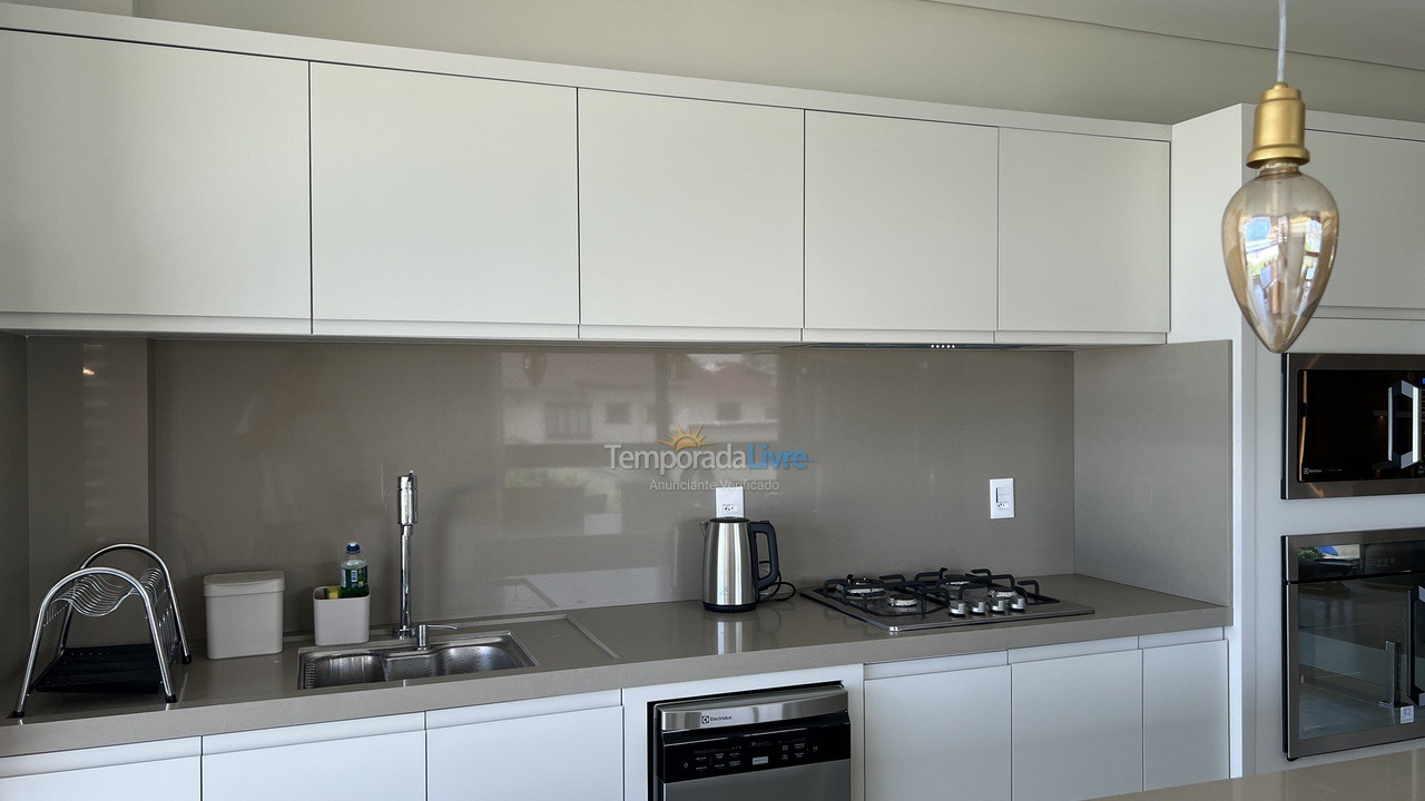 Apartment for vacation rental in Bombinhas (Canto Grande)