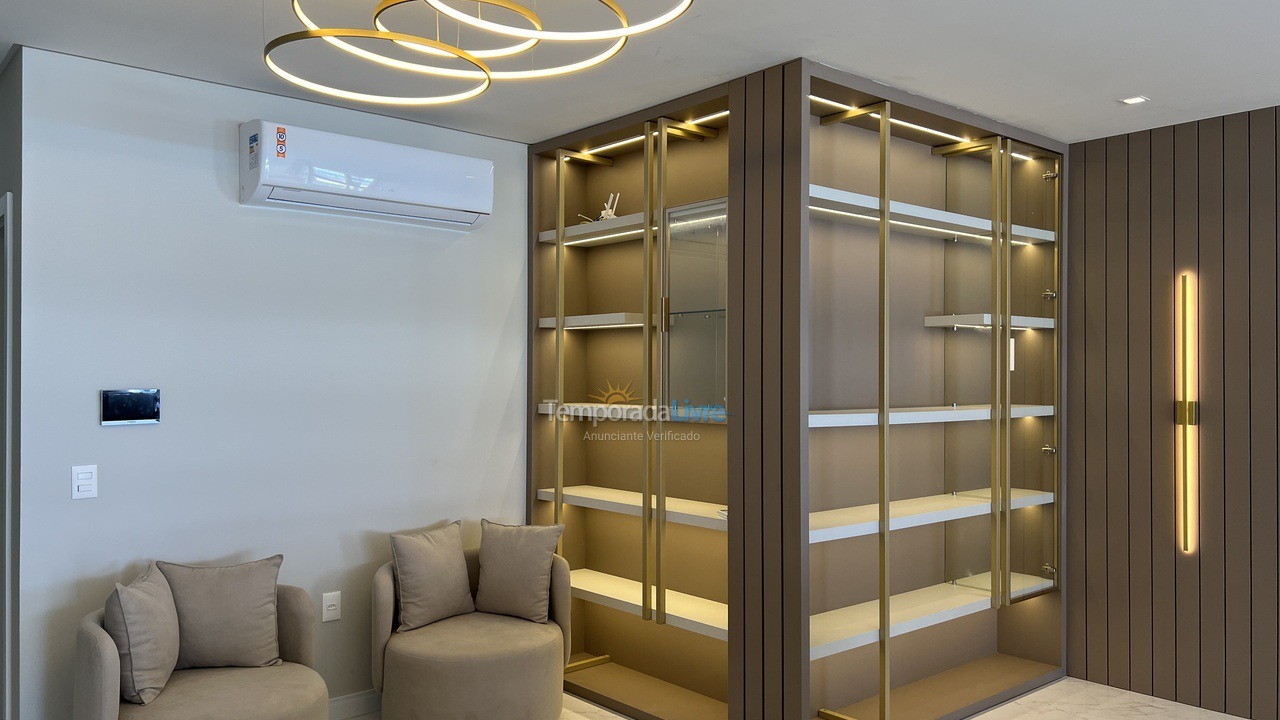 Apartment for vacation rental in Bombinhas (Canto Grande)