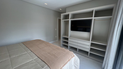 NEW SEASIDE APARTMENT 3 SUITES!