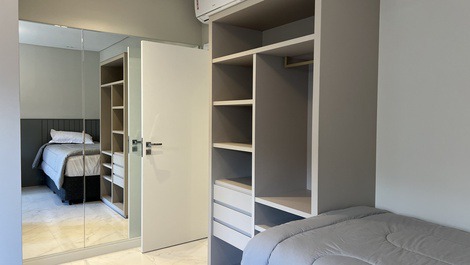 NEW SEASIDE APARTMENT 3 SUITES!