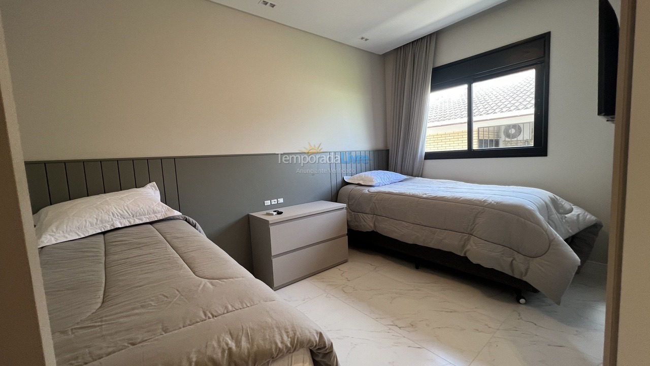 Apartment for vacation rental in Bombinhas (Canto Grande)