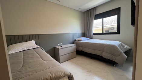 NEW SEASIDE APARTMENT 3 SUITES!