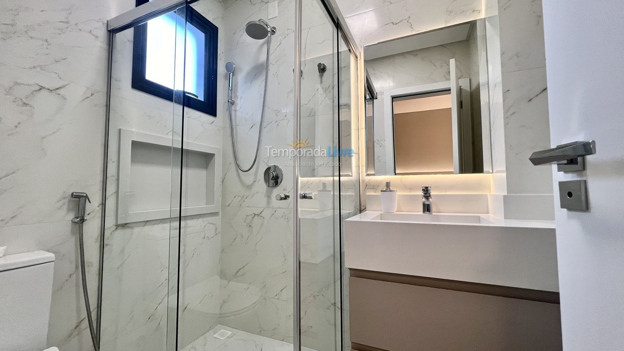 Apartamento para aluguel de temporada em Bombinhas (Canto Grande)