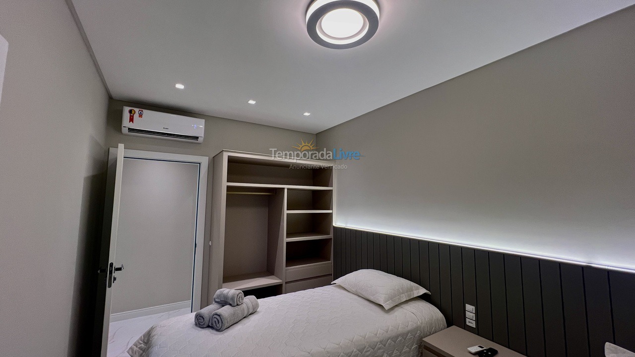 Apartamento para aluguel de temporada em Bombinhas (Canto Grande)