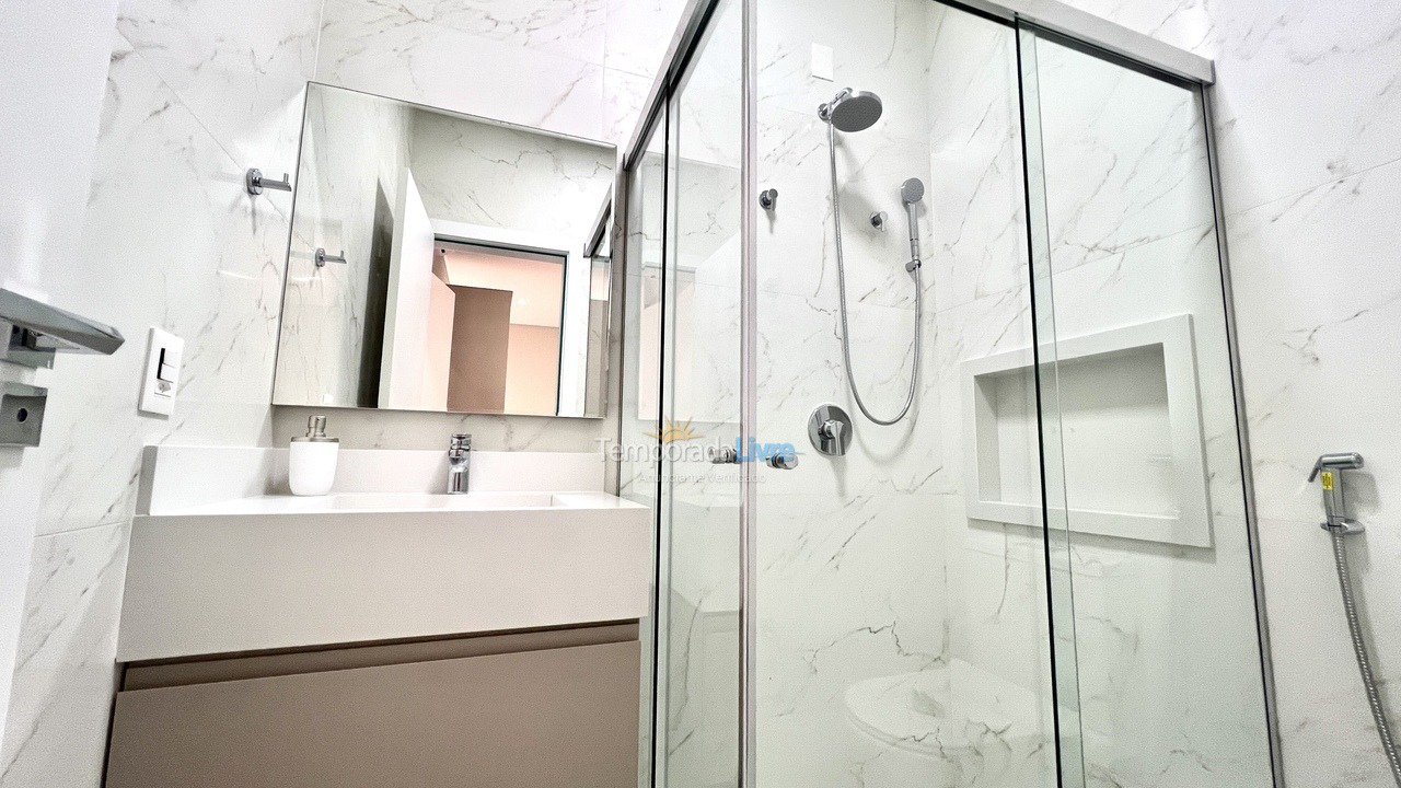 Apartamento para aluguel de temporada em Bombinhas (Canto Grande)