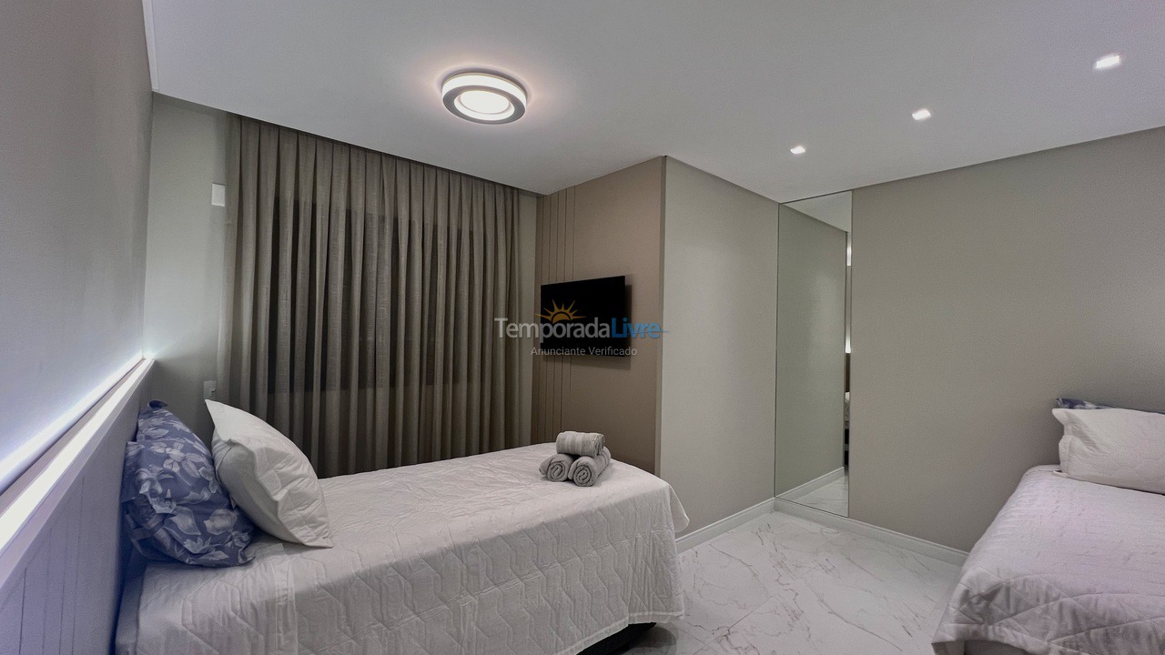 Apartamento para aluguel de temporada em Bombinhas (Canto Grande)