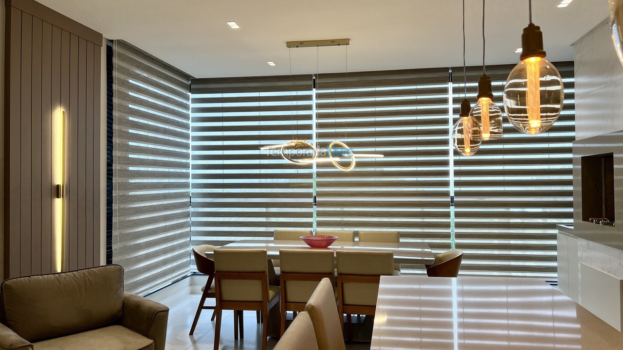 Apartamento para aluguel de temporada em Bombinhas (Canto Grande)