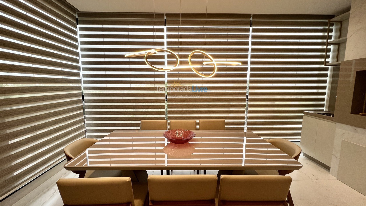 Apartamento para aluguel de temporada em Bombinhas (Canto Grande)