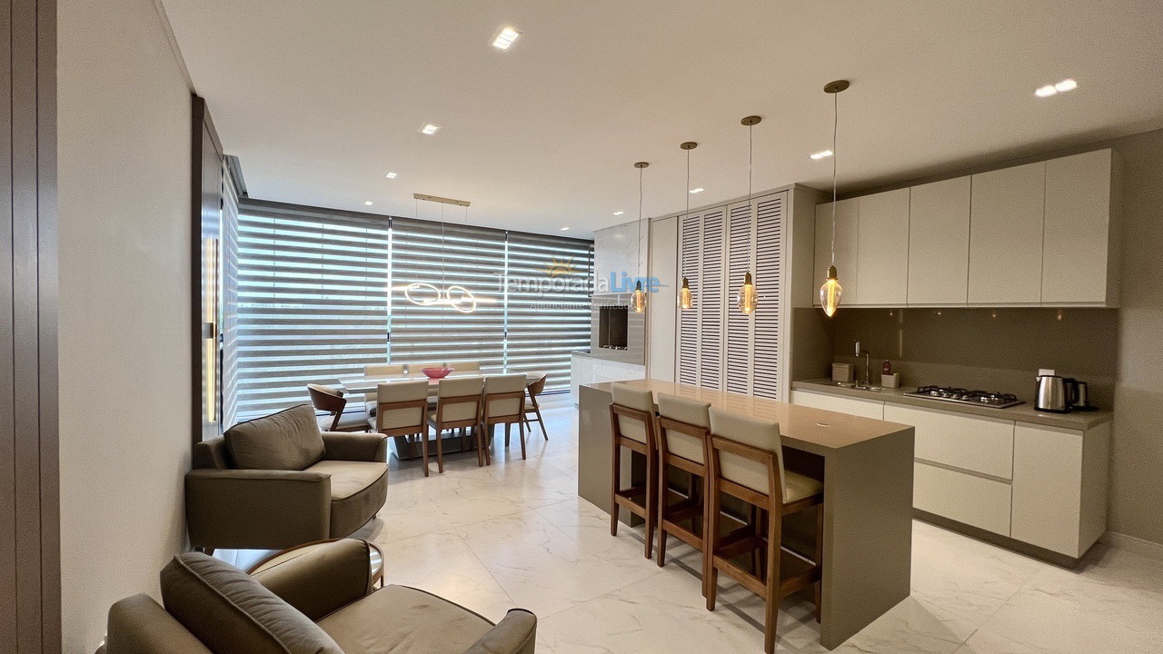 Apartamento para aluguel de temporada em Bombinhas (Canto Grande)