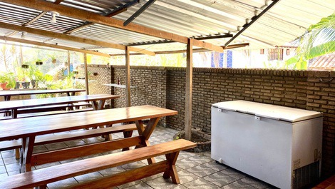 Casa de 11 habitaciones, 9 suites con piscina a 800m de la playa.