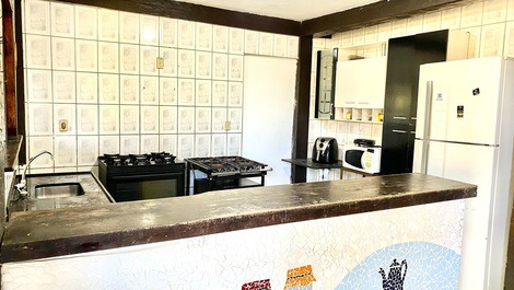 Casa de 11 habitaciones, 9 suites con piscina a 800m de la playa.