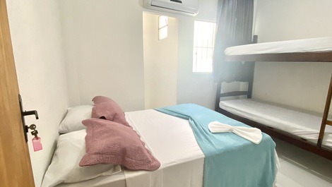 Casa de 11 habitaciones, 9 suites con piscina a 800m de la playa.