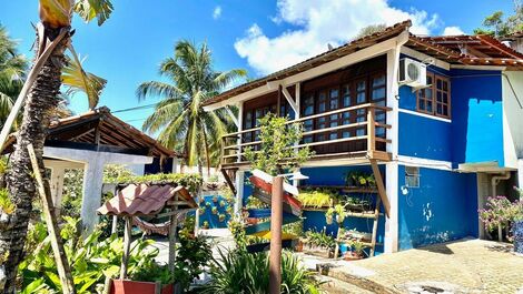 Casa de 11 habitaciones, 9 suites con piscina a 800m de la playa.