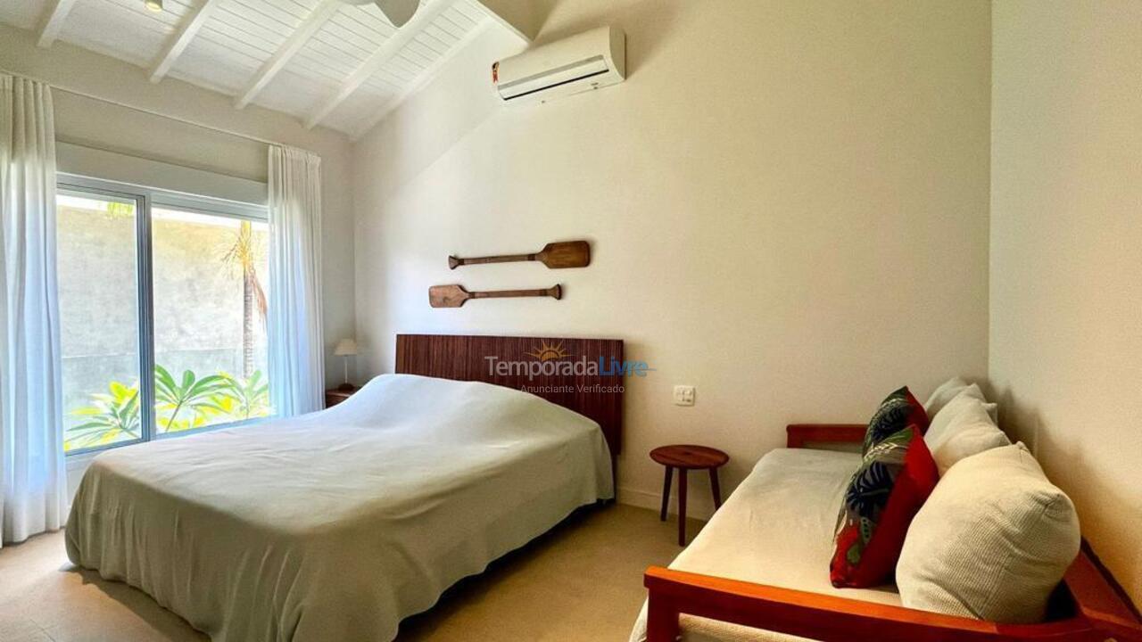 House for vacation rental in São Sebastião (Praia da Baleia)