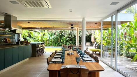 House in condominium in Praia da Baleia