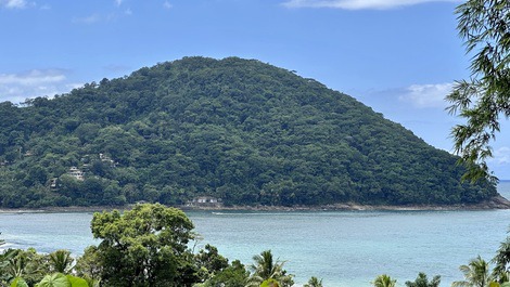 Casa disponível para locação de carnaval com vista para o mar.
