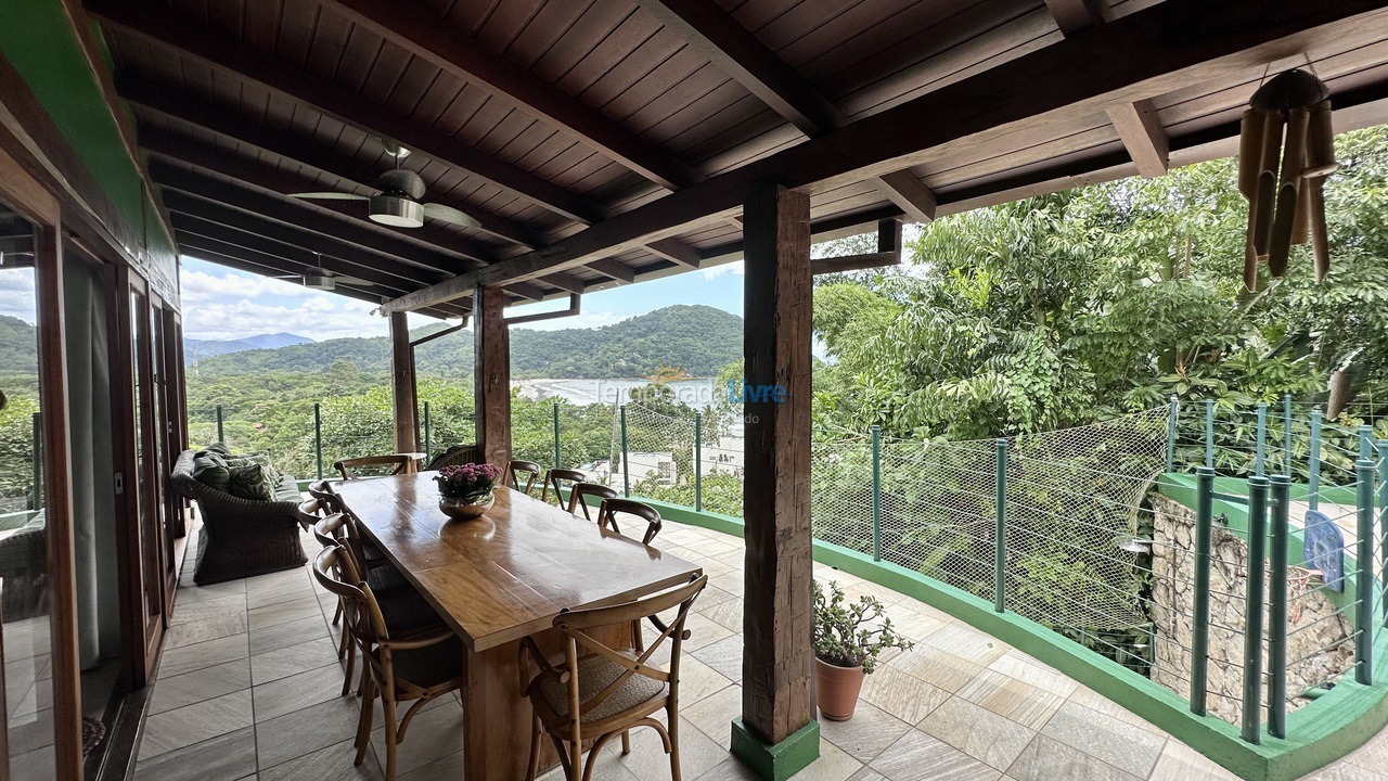 Casa para aluguel de temporada em São Sebastião (Barra do Sahy)