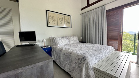 Casa disponível para locação de carnaval com vista para o mar.