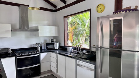 Casa disponível para locação de carnaval com vista para o mar.