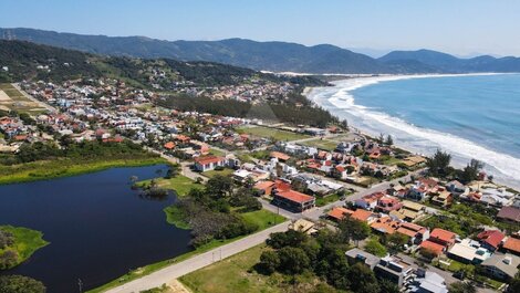 Casa de temporada para hasta 9 personas a 100 m de la playa de Garopaba/SC