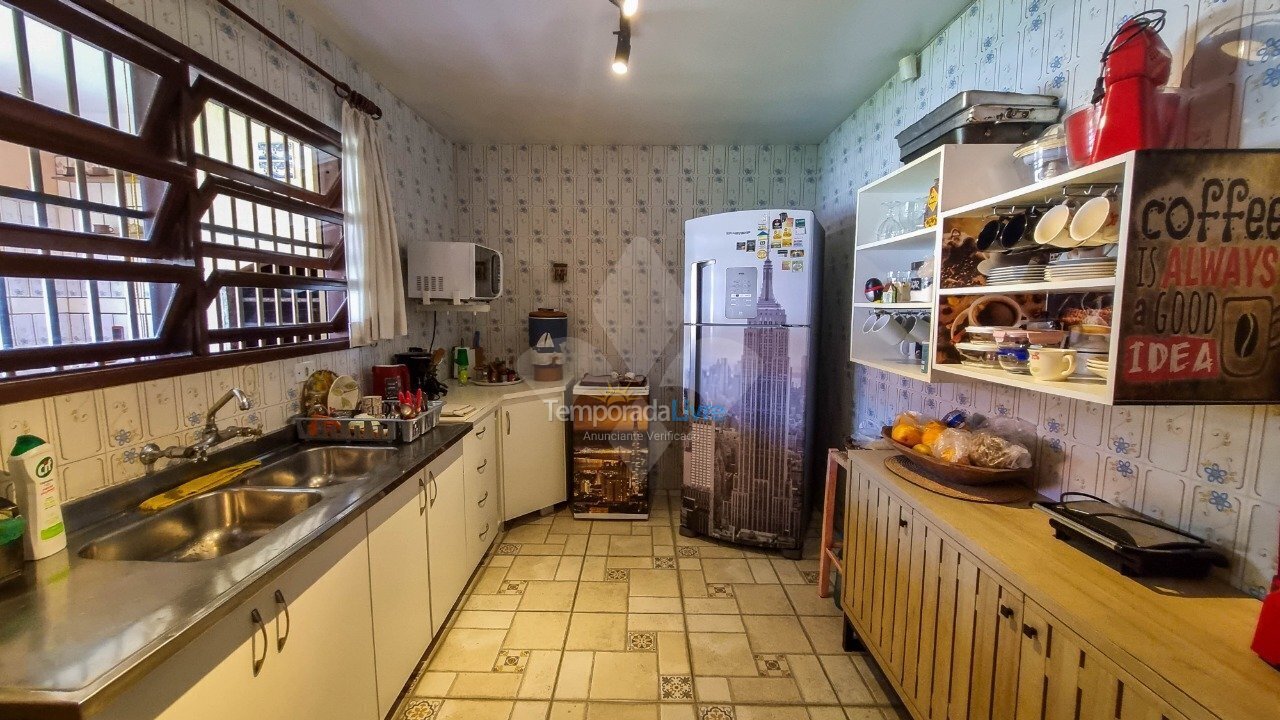 Casa para alquiler de vacaciones em Garopaba (Centro)